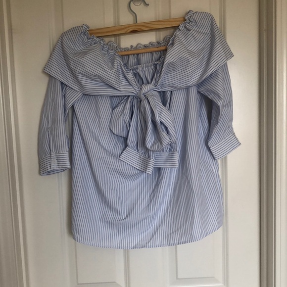NWOT OFF SHOULDER TOP - Picture 1 of 5